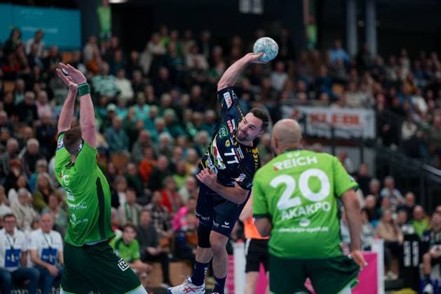 Dani Baijens ( 77 Rhein-Neckar-Löwen ) David Cyrill Akakpo ( 20 Wetzlar ) Nikola Grahovac ( 2 Wetzlar ) during the Daikin Handball-Bundesliga match between HSG Wetzlar and Rhein-Neckar-Löwen at Buderus Arena Wetzlar. Copyright: xJuliaxKneisslx xSPPx Sportspressphoto_SPR66497