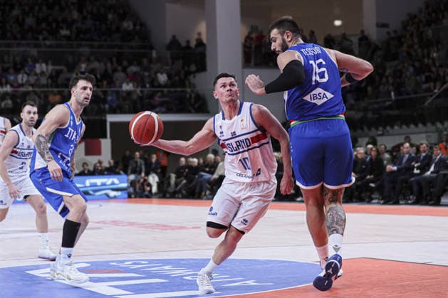 10 Elvar Fridriksson (Iceland basketball team)) during FIBA Basketball World Cup 2027 Qualifiers- Italy vs Iceland, Basketball FIBA Europe Cup match in Tortona, Italy, November 27 2025  Copyright: xNorbertoxMaccagno IPAxSportx xipa-agency.netx xx IPA_68450626 IPA_Agency_IPA68450626