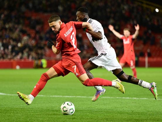 Adil Aouchiche of Aberdeen and Eric Boakye of Noah Aberdeen v Noah, UEFA Conference League, Group Stage, Football, Pittodrie, Aberdeen, Scotland, UK - 27 Nov 2025Aberdeen Pittodrie Scotland United Kingdom EDITORIAL USE ONLY No use with unauthorised audio, video, data, fixture lists, club league logos or live services. Online in-match use limited to 120 images, no video emulation. No use in betting, games or single club league player publications.  Copyright: xMarkxRunnacles Shutterstockx 15928083ad
