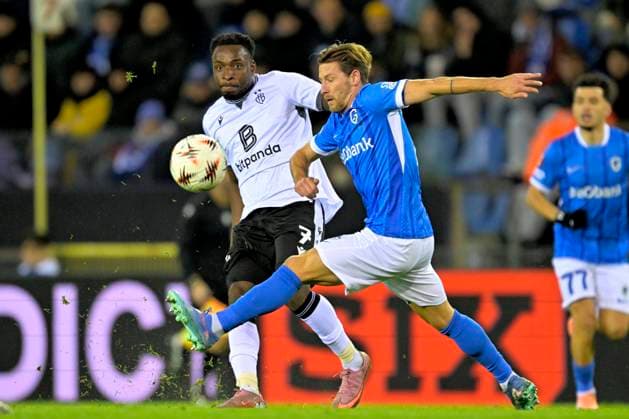 KRC Genk v Basel - UEFA Europa League GENK, BELGIUM - NOVEMBER 27 : Philip Otele forward of Basel and Hrosovsky Patrik midfielder of KRC Genk during the UEFA Europa League 2025 26 League Phase MD5 match between KRC Genk and Basel on November 27, 2025 in Genk, Belgium, 27 11 2025 Genk Belgium  Copyright: xSesx