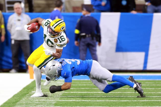 Detroit Lions DETROIT,MICHIGAN-November27: Cornerback Khalil Dorsey (30) of the Detroit Lions stops cornerback Bo Melton (16) of the Green Bay Packers during an NFL, American Football Herren, USA football game between the Green Bay Packers and the Detroit Lions in Detroit, Michigan USA, on Sunday, November 23, 2025. Detroit Michigan United States  Copyright: xAmyxLemusx originalFilename:lemus-newyorkg251127_npqSM.jpg