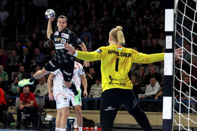 DEU, Machineseeker EHF Champions League, Fuechse Berlin vs Veszprem, 27 11 2025, Max Schmeling Halle, Berlin, DEU, Machineseeker EHF Champions League, Fuechse Berlin vs Veszprem, in the picture Tim Freihoefer Fuechse Berlin 19 , Mikael Appelgren Veszprem 1 nordphotoxGmbHx xEngler nph00076