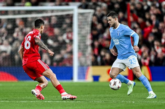 251127 Gabriel Busanello of Malmö FF during the UEFA Europa League football match between Nottingham Forest and Malmö FF on November 27, 2025 in Nottingham Photo Mathilda Schuler BILDBYRAN kod MA MA0897 fotboll football soccer fotball uefa europa league europa league nottingham forest malmö ff bbeng publik  Copyright: MATHILDAxSCHULER BB251127MA084