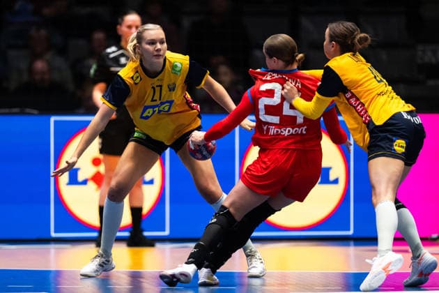 251127 Thea Kylberg of Sweden during the 2025 IHF Women™s World Championship handball match between Sweden and Czech Republic on November 27, 2025 in Stuttgart Photo Emma Wallskog BILDBYRAN COP 320 EW0591 handball handball handball bbeng vm handball vm handbolls vm ihf handball world championship world handball championship 2025 world championship 2025 sverige sweden tjeckien czech republic dam  Copyright: EMMAxWALLSKOG BB251127EW044