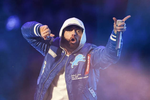 Detroit Lions DETROIT,MICHIGAN-November27: American rapper, songwriter, and record producer Eminem performs with Jack White during an NFL, American Football Herren, USA football game between the Green Bay Packers and the Detroit Lions in Detroit, Michigan USA, on Sunday, November 23, 2025. Detroit Michigan United States  Copyright: xAmyxLemusx originalFilename:lemus-newyorkg251127_npz2A.jpg