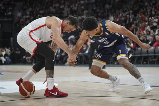 Turkiye v Bosnia and Herzegovina - FIBA World Cup European Qualifiers ISTANBUL, TURKIYE - NOVEMBER 27: Turkiye’s Yigitcan Saybir (L) of the national team, Nationalteam and Bosnia and Herzegovina’s Xavier Castaneda (31) compete during the 2027 FIBA World Cup European Qualifiers first round Group C match between Turkiye and Bosnia and Herzegovina at the Turkcell Basketball Development Center in Istanbul, Turkiye, on November 27, 2025. Beyza Comert Anadolu Istanbul Turkey. Editorial use only. Please get in touch for any other usage.  Copyright: x2025xAnadoluxBeyzaxComertx