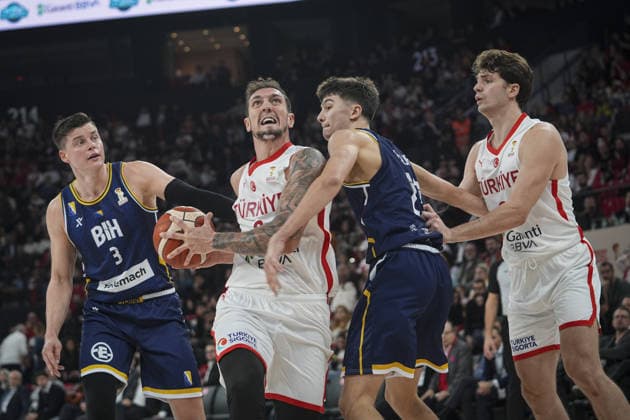 Turkiye v Bosnia and Herzegovina - FIBA World Cup European Qualifiers ISTANBUL, TURKIYE - NOVEMBER 27: Yigitcan Saybir (2nd L) of Turkiye in action against Amar Alibegovic (3) of Bosnia and Herzegovina during the 2027 FIBA World Cup European Qualifiers first round Group C match between Turkiye and Bosnia and Herzegovina at the Turkcell Basketball Development Center in Istanbul, Turkiye, on November 27, 2025. Beyza Comert Anadolu Istanbul Turkey. Editorial use only. Please get in touch for any other usage.  Copyright: x2025xAnadoluxBeyzaxComertx
