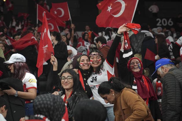 Turkiye v Bosnia and Herzegovina - FIBA World Cup European Qualifiers ISTANBUL, TURKIYE - NOVEMBER 27: Supporters of Turkiye celebrate victory after the 2027 FIBA World Cup European Qualifiers first round Group C match between Turkiye and Bosnia and Herzegovina at the Turkcell Basketball Development Center in Istanbul, Turkiye, on November 27, 2025. Beyza Comert Anadolu Istanbul Turkey. Editorial use only. Please get in touch for any other usage.  Copyright: x2025xAnadoluxBeyzaxComertx