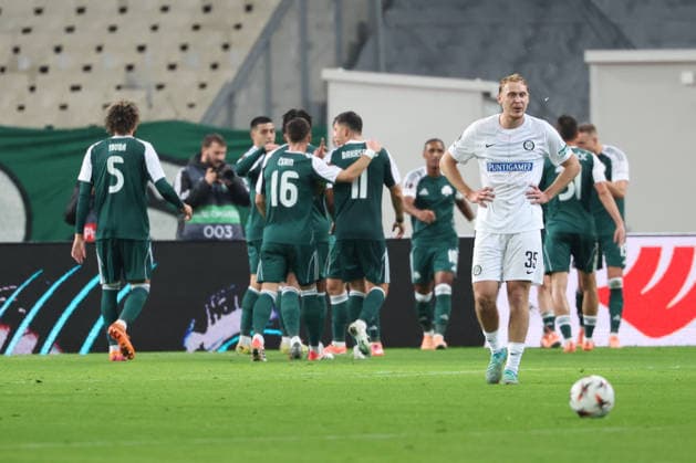 SOCCER - UEFA EL, Panathinaikos vs Sturm GRAZ,AUSTRIA,27.NOV.25 - SOCCER - UEFA Europa League, Panathinaikos Athen vs SK Sturm Graz. Image shows the rejoicing of Panathinaikos and the disappointment of Niklas Geyrhofer (Sturm).  GEPAxpictures xChrisxBauer
