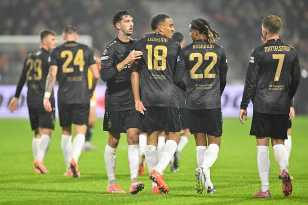 Deventer, De Adelaarshorst , 27 11 25, NLD, Herren, UEFA Europa Leaugue, Saison 2025 2026, Go Ahead Eagles Deventer VfB Stuttgart Bild Jamie LEWELING Stuttgart jubilates after his goal to 0 2 UEFA regulations prohibit any use of photographs as image sequences and or quasi video Overijssel Netherlands