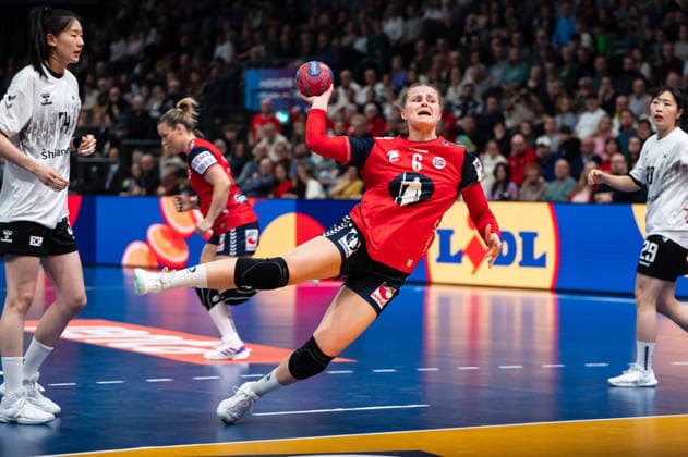 AARDAHL Maren Nyland (6 Norway) takes a shot at goal during the IHF Women s Handball World Championship, WM, Weltmeisterschaft game between Norway and Republic of Korea at the SWT Arena in Trier, Germany Copyright: xMartinxPitschx xSPPx Sportspressphoto_SPR66530