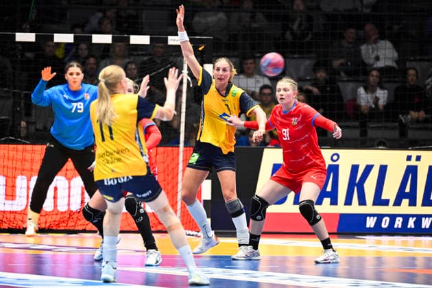 STUTTGART, GERMANY 20251127 Sweden s Linn Blohm celebrates during Thursday s group stage match in Group G of the Women s Handball World Championship between Sweden and the Czech Republic at the Porsche Arena in Stuttgart, Germany STUTTGART GERMANY x10070x  Copyright: xJessicaxGow TTx HANDBALL WORLD CHAMPIONSHIP 2025 SWEDEN - CZECH REPUBLIC