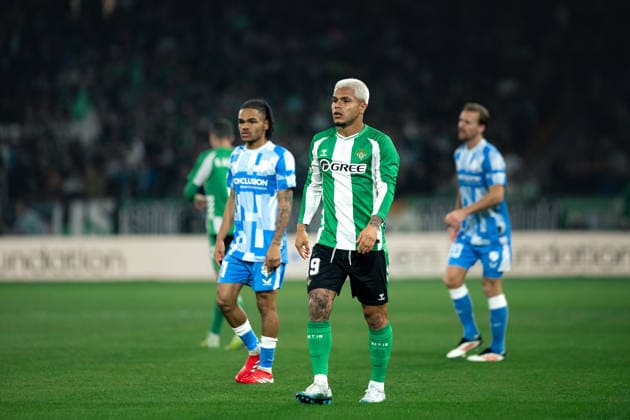 Real Betis Balompie v FC Utrecht - UEFA Europa League 2025 26 SEVILLE, SPAIN - NOVEMBER 27: Cucho Hernandez of Real Betis looks on during the UEFA Europa League 2025 26 League Phase MD5 match between Real Betis Balompie and FC Utrecht at on November 27, 2025 in Seville, Spain.(Photo by Gabriel Colchero Photo Players Images Magara Press) Seville Estadio de la Cartuja Spain Copyright: xGabrielxColcherox