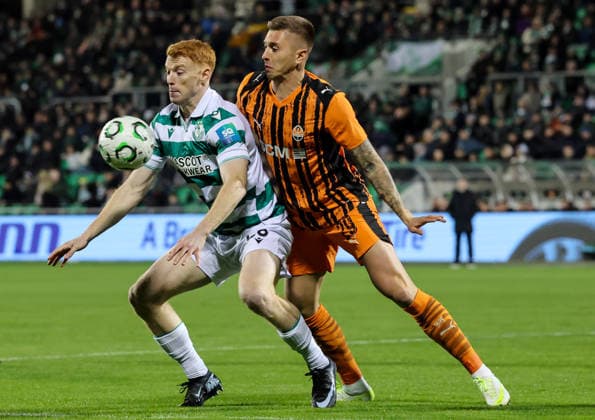 UEFA Europa Conference League Group Phase, Tallaght Stadium, Dublin 27 11 2025 Shamrock Rovers vs Shakhtar Donetsk Shamrock Rovers Rory Gaffney and Shakhtar Donetsk s Yehor Nazaryna Rory Gaffney and Yehor Nazaryna 27 11 2025  Copyright: x INPHO BryanxKeanex 0S2A3792