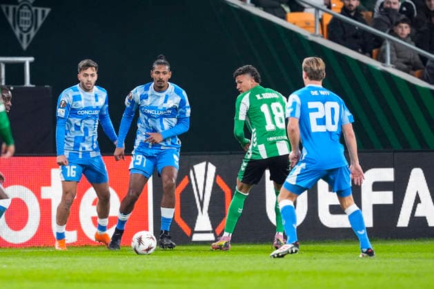 November 27, 2025, Sevilla, Sevilla, SPAIN: Sebastien Haller of FC Utrecht in action during the UEFA Europa League, football match played between Real Betis and FC Utrecht at La Cartuja stadium on November 27, 2025, in Sevilla, Spain. Sevilla SPAIN - ZUMAa181 20251127_zaa_a181_024 Copyright: xJoaquinxCorcherox