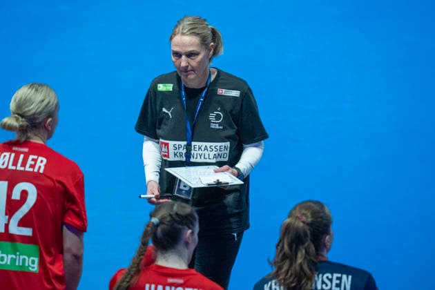 2025-11-27 Denmark v Japan ROTTERDAM, NETHERLANDS - NOVEMBER 27: coach Helle Thomsen of Denmark during the IHF Worldchampionship 2025 match for women, between Denmark and Japan at Ahoy on November 27, 2025 in Rotterdam, Netherlands. Rotterdam Ahoy Netherlands Content not available for redistribution in The Netherlands directly or indirectly through any third parties. Copyright: xHenkxSeppenx