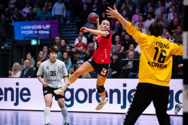 WOLLIK Anniken (34 Norway) takes a jump shot during the IHF Women s Handball World Championship, WM, Weltmeisterschaft game between Norway and Republic of Korea at the SWT Arena in Trier, Germany Copyright: xMartinxPitschx xSPPx Sportspressphoto_SPR66550