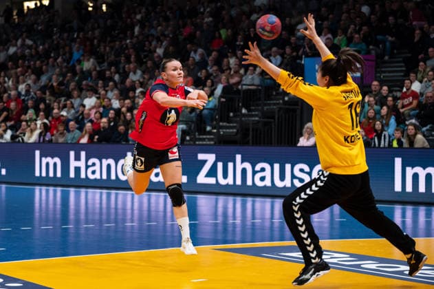 WOLLIK Anniken (34 Norway) scores against PARK Saeyoung (16 Republic of Korea) during the IHF Women s Handball World Championship, WM, Weltmeisterschaft game between Norway and Republic of Korea at the SWT Arena in Trier, Germany Copyright: xMartinxPitschx xSPPx Sportspressphoto_SPR66552