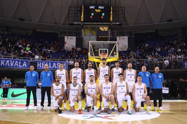 FIBA World Cup European Qualifiers - Greece vs Romania - Players of Greece pose for a group photo during the FIBA World Cup European Qualifiers 1st round group B basketball match between Greece and Romania held at Nick Galis Hall, on November 27, 2025, in Thessaloniki, Greece. IMAGO ONE INCH PRODUCTIONS THESSALONIKI GREECE Copyright: xOnexInchxProductionsx 6753212