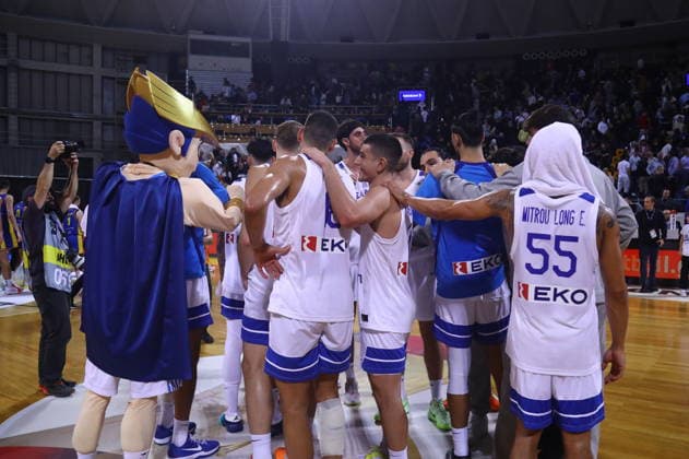 FIBA World Cup European Qualifiers - Greece vs Romania - Players of Greece react during the FIBA World Cup European Qualifiers 1st round group B basketball match between Greece and Romania held at Nick Galis Hall, on November 27, 2025, in Thessaloniki, Greece. IMAGO ONE INCH PRODUCTIONS THESSALONIKI GREECE Copyright: xOnexInchxProductionsx 6753437