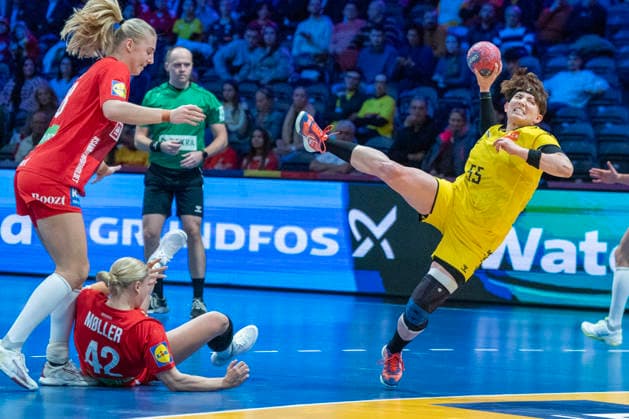 Handball, Women World Championship, Denmark - Japan