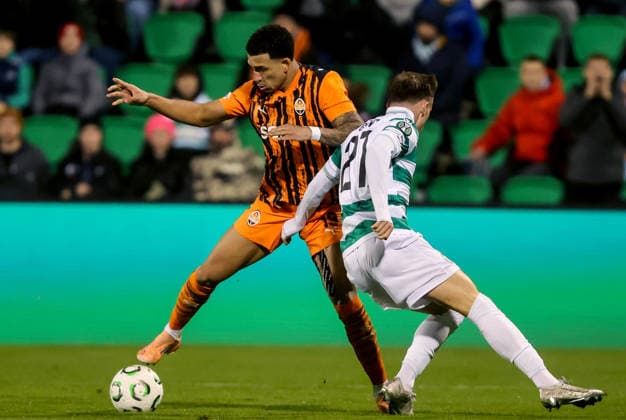 UEFA Europa Conference League Group Phase, Tallaght Stadium, Dublin 27 11 2025 Shamrock Rovers vs Shakhtar Donetsk Shakhtar Donetsk s Kaua Elias and Cory O Sullivan of Shamrock Rovers Kaua Elias and Cory O Sullivan 27 11 2025  Copyright: x INPHO BryanxKeanex CU9I3678