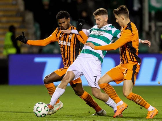 UEFA Europa Conference League Group Phase, Tallaght Stadium, Dublin 27 11 2025 Shamrock Rovers vs Shakhtar Donetsk Shakhtar Donetsk s Lucas Ferreira and Shamrock Rovers Dylan Watts Lucas Ferreira and Dylan Watts 27 11 2025  Copyright: x INPHO BryanxKeanex CU9I3707