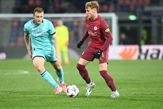 Yorbe Vertessen (Fc Salzburg) in action during Bologna FC vs FC Salzburg, Football Europa League match in Bologna, Italy, November 27 2025  Copyright: xGianlucaxRicci IPAxSportx xipa-agency.netx xx IPA_68453515 IPA_Agency_IPA68453515