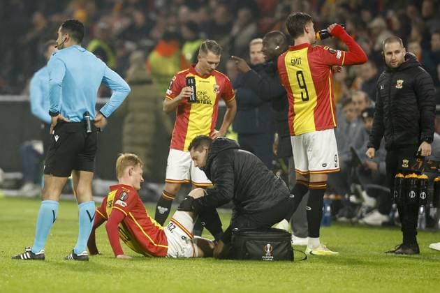 DEVENTER , 27-11-2025 , Stadium De Adelaarshorst , season 2025 2026 , UEFA Europa League football , League phase matchday 5 , match between Go Ahead Eagles and VFB Stuttgart , picture shows Go Ahead Eagles - Stuttgart  x32222254x Copyright: