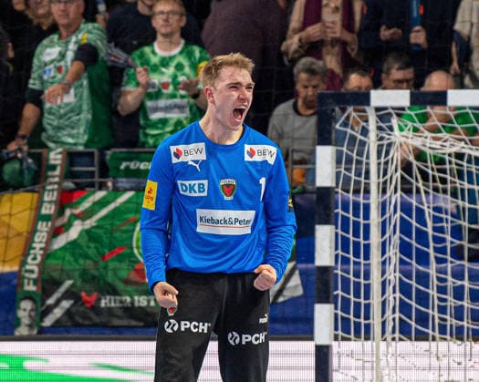 Handball, Men, Season 2025 2026, Champions League Group A, Matchday 9 , Füchse Berlin One Veszprem HC, Goalkeeper Lasse Ludwig Füchse Berlin , 27 11 2025, Copyright: xSebastianxRäppold MatthiasxKochx