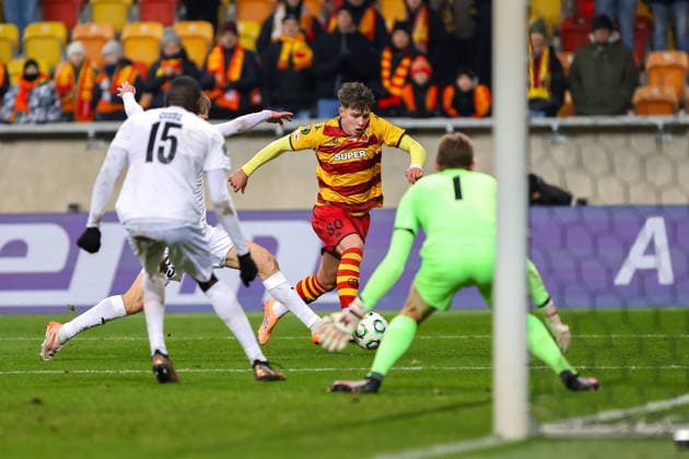 BIALYSTOK 27.11.2025 4. KOLEJKA LIGA KONFERENCJI SEZON 2025 2026 MECZ: JAGIELLONIA BIALYSTOK - KUOPION PALLOSEURA - - - UEFA CONFERENCE LEAGUE 2025 26 LEAGUE PHASE MD4 MATCH BETWEEN JAGIELLONIA BIALYSTOK (POL) - KUOPION PALLOSEURA (FIN) NZ OSKAR PIETUSZEWSKI JOHANNES KREIDL Fot. Maciej Gilewski 058sport.pl NEWSPIX.PL --- newspix.pl 