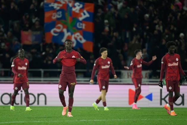 SOCCER - UEFA EL, Bologna vs RBS BOLOGNA,ITALY,27.NOV.25 - SOCCER - UEFA Europa League, FC Bologna vs Red Bull Salzburg. Image shows the disappointment of RBS.  GEPAxpictures xInsidefoto xAndreaxStaccioli