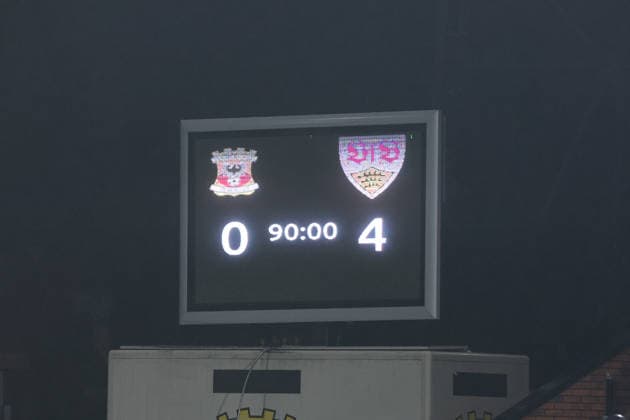2025-11-27 Go Ahead Eagles v VfB Stuttgart - UEFA Europa League, League phase, MD5 DEVENTER, NETHERLANDS - NOVEMBER 27: Scorebord at De Adelaarshorst during the UEFA Europa League, League phase, MD5 match between Go Ahead Eagles and VfB Stuttgart at De Adelaarshorst on November 27, 2025 in Deventer, Netherlands. Deventer De Adelaarshorst Netherlands Content not available for redistribution in The Netherlands directly or indirectly through any third parties. Copyright: xBenxGalx