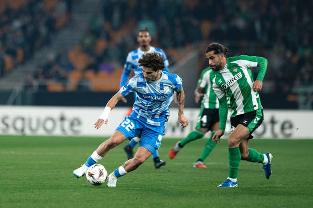 Real Betis Balompie v FC Utrecht - UEFA Europa League 2025 26 SEVILLE, SPAIN - NOVEMBER 27: Miguel Rodriguez of Utrecht in action during the UEFA Europa League 2025 26 League Phase MD5 match between Real Betis Balompie and FC Utrecht at on November 27, 2025 in Seville, Spain.(Photo by Gabriel Colchero Photo Players Images Magara Press) Seville Estadio de la Cartuja Spain Copyright: xGabrielxColcherox