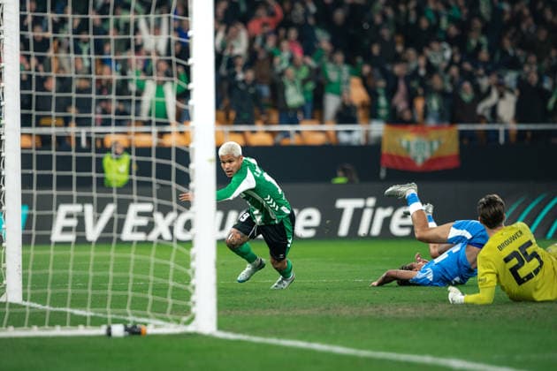 Real Betis Balompie v FC Utrecht - UEFA Europa League 2025 26 SEVILLE, SPAIN - NOVEMBER 27: Cucho Hernandez of Real Betis after scoring his team s first goal during the UEFA Europa League 2025 26 League Phase MD5 match between Real Betis Balompie and FC Utrecht at on November 27, 2025 in Seville, Spain.(Photo by Gabriel Colchero Photo Players Images Magara Press) Seville Estadio de la Cartuja Spain Copyright: xGabrielxColcherox