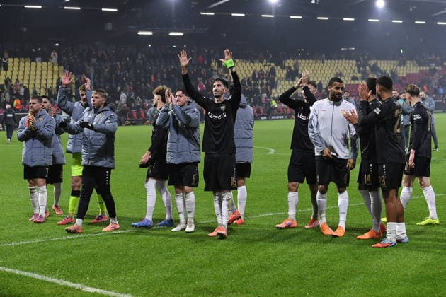 Soccer UEFA Europa League matchday 5 Go Ahead Eagles Deventer VfB Stuttgart on 27 11 2025 at Stadion De Adelaarshorst in Deventer Stuttgart players celebrate the away win with their fans xRx