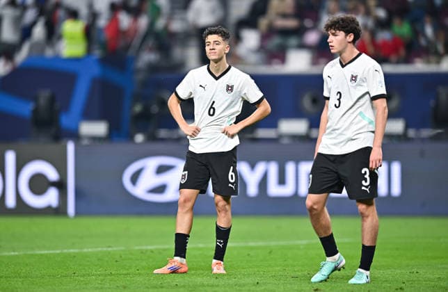 Football, Junior U 17 World Cup 2025 Doha Qatar Final 27 11 2025 Portugal 1 0 Austria Disappointment Austria Loris Husic left and Sergej Savic right