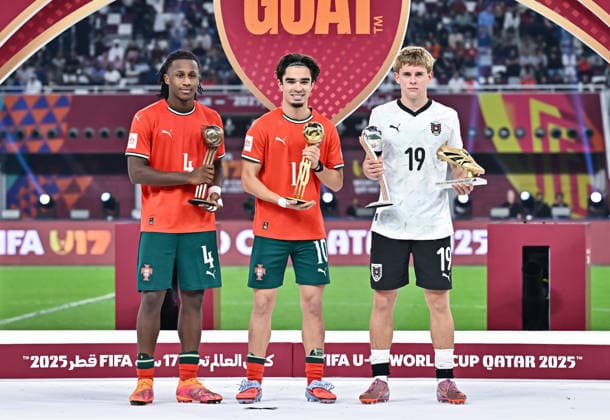 Football, Junior U 17 World Cup 2025 Doha Qatar Final 27 11 2025 Portugal 1 0 Austria Group picture of the best players of the tournament Mauro Furtado left 3rd place, Portugal Mateus Mide center 1st place, Portugal and Johannes Moser right 2nd place, Austria with Adidas Silver Ball and Adidas Golden Shield for the best goal scorer with 8 goals at the World Cup