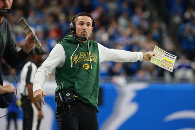 Green Bay Packers vs Detroit Lions DETROIT,MICHIGAN-NOVEMBER 27: Green Bay Packers head coach Matt LaFleur reacts to a play during the second half of an NFL, American Football Herren, USA football game between the Green Bay Packers and the Detroit Lions in Detroit, Michigan USA, on Thursday, November 27, 2025 Detroit Michigan United States  Copyright: xJorgexLemusx originalFilename:lemus-greenbay251127_npVUe.jpg