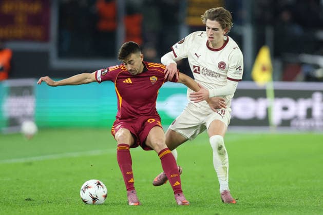 CALCIO - UEFA Europa League - AS Roma vs FC Midtjylland Rome, Italy - November 27, 2025: Stephna El Shaarawy of Roma, Valdemar Andreasen of Midtjylland seen in action during the Uefa Europa League 2025 2026, football match - day 5 - As Roma vs FC Midtjylland at OLYMPIC STADIUM in Rome. Rome Italy  Copyright: xIPAxSport ABACAx