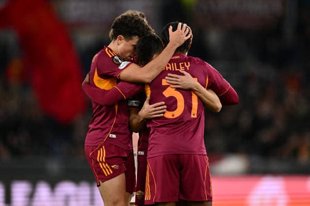 CALCIO - UEFA Europa League - AS Roma vs FC Midtjylland Stephan El Shaarawy of A.S. Roma celebrates after scoring the goal of 2-0 during the UEFA Europa League phase day 5 football match between between A.S. Roma and F.C. Midtjylland at the Olympic Stadium on November 27, 2025 in Rome, Italy. Rome Italy  Copyright: xIPAxSport ABACAx