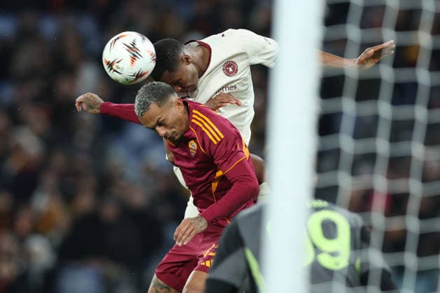 CALCIO - UEFA Europa League - AS Roma vs FC Midtjylland Rome, Italy - November 27, 2025: Wesley Franca of Roma, Osumane Diao of Midtjylland seen in action during the Uefa Europa League 2025 2026, football match - day 5 - As Roma vs FC Midtjylland at OLYMPIC STADIUM in Rome. Rome Italy  Copyright: xIPAxSport ABACAx