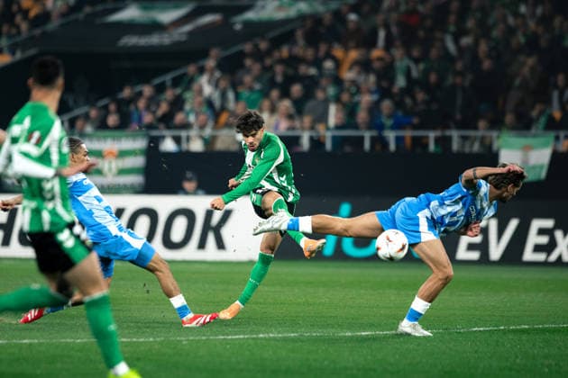 Real Betis Balompie v FC Utrecht - UEFA Europa League 2025 26 SEVILLE, SPAIN - NOVEMBER 27: Abde Ezzalzouli of Real Betis shoot at the goal during the UEFA Europa League 2025 26 League Phase MD5 match between Real Betis Balompie and FC Utrecht at on November 27, 2025 in Seville, Spain.(Photo by Gabriel Colchero Photo Players Images Magara Press) Seville Estadio de la Cartuja Spain Copyright: xGabrielxColcherox