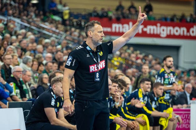 27 11 2025, xovx, Handball Daikin Handball Bundesliga, HSG Wetzlar Rhein Neckar Löwen Coach Maik Machulla Rhein Neckar Löwen Wetzlar Buderus Arena Hessen Germany EN