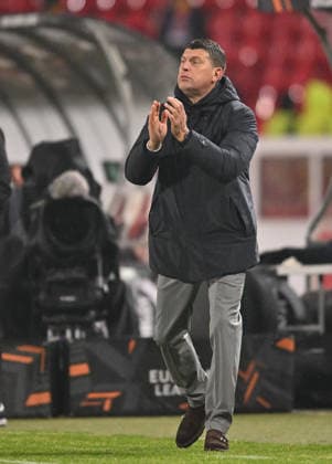 CRVENA ZVEZDA vs FCSB STEAUA BUCHAREST VLADAN MILOJEVIC coach football Crvena zvezda vs FCSB Steaua Bucharest during UEFA Europa league match at Rajko Mitic stadium, Belgrade 27.11.2025 Foto: FOOTBALL, UEFA EUROPA LEAGUE, CRVENA ZVEZDA, RED STAR, FCSB STEAUA BUCHAREST Belgrade Rajko Mitic stadium Serbia Copyright: xMarkoxMetlas xMNxPressx
