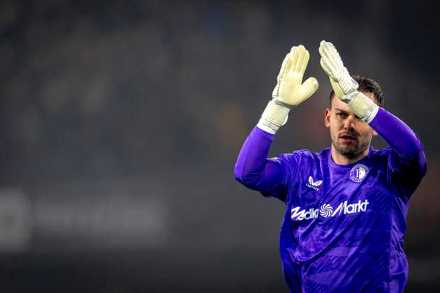 SC Feyenoord Rotterdam goalkeeper Timon Wellenreuther during the match SC Feyenoord Rotterdam vs Celtic FC at the Feyenoord stadium De Kuip for the Europa League League phase Matchday 5 season 2025 2026 in ROTTERDAM, Netherlands on 27 november 2025, photo by Marcel van Dorst EYE4images DeFodi Images
