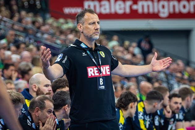 27 11 2025, xovx, Handball Daikin Handball Bundesliga, HSG Wetzlar Rhein Neckar Löwen Coach Maik Machulla Rhein Neckar Löwen Wetzlar Buderus Arena Hessen Germany EN