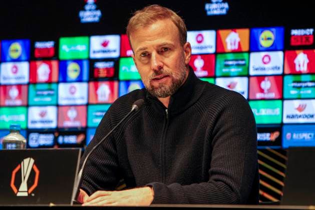 head coach Sebastian Hoeness of VfB Stuttgart attends a press conference, PK, Pressekonferenz Go Ahead Eagles v VfB Stuttgart, UEFA Europa League 2025 26 League Phase MD5, Go Ahead Eagles v VfB Stuttgart, Stadion De Adelaarshorst, November 27, 2025, Deventer, Netherlands.