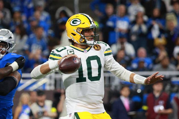Green Bay Packers vs Detroit Lions DETROIT,MICHIGAN-NOVEMBER 27: Green Bay Packers quarterback Jordan Love 10 looks to pass during the first half of an NFL, American Football Herren, USA football game between the Green Bay Packers and the Detroit Lions in Detroit, Michigan USA, on Thursday, November 27, 2025 Detroit Michigan United States  Copyright: xJorgexLemusx originalFilename:lemus-greenbay251127_npAKe.jpg