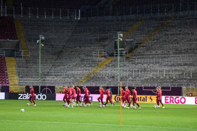Kaiserslautern, Germany 27 November 2025 UEFA Nations League Women Final Training 2025 Germany vs Spain In the picture The players of the German national womens soccer team at the final training in Kaiserslautern Fritzwalter Stadium Rhineland-Palatinate Copyright: xFotostandx xFantinix